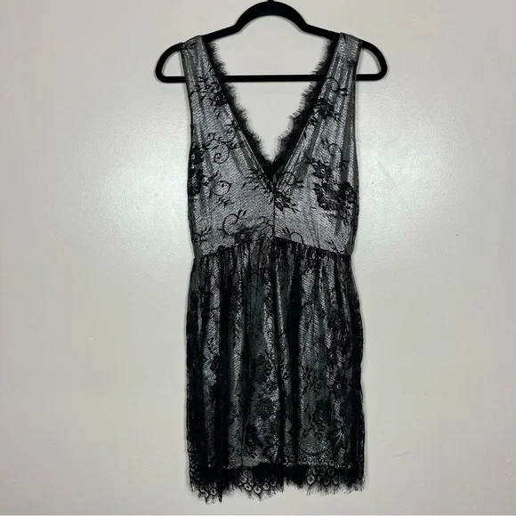 Francesca’s Lace Metallic V Neck Mini Dress Small Witchy Grunge Whimsigoth Fairy - Picture 5 of 9